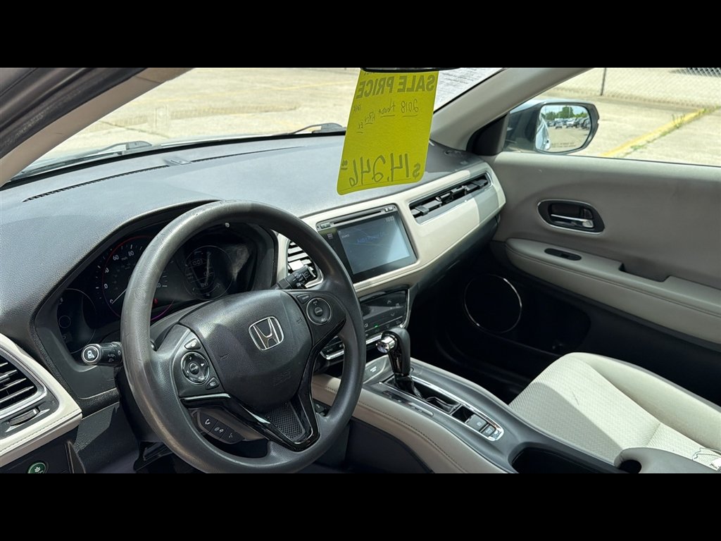 Used 2018  Honda EX image 9