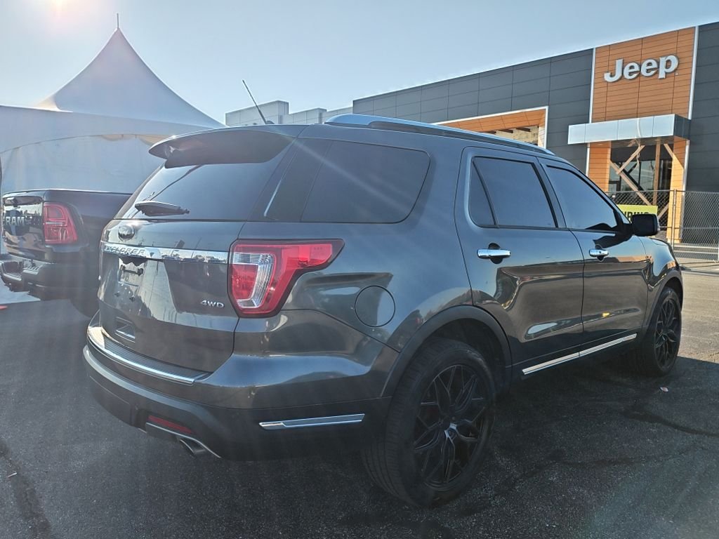 Used 2019 Gray Ford Limited image 5
