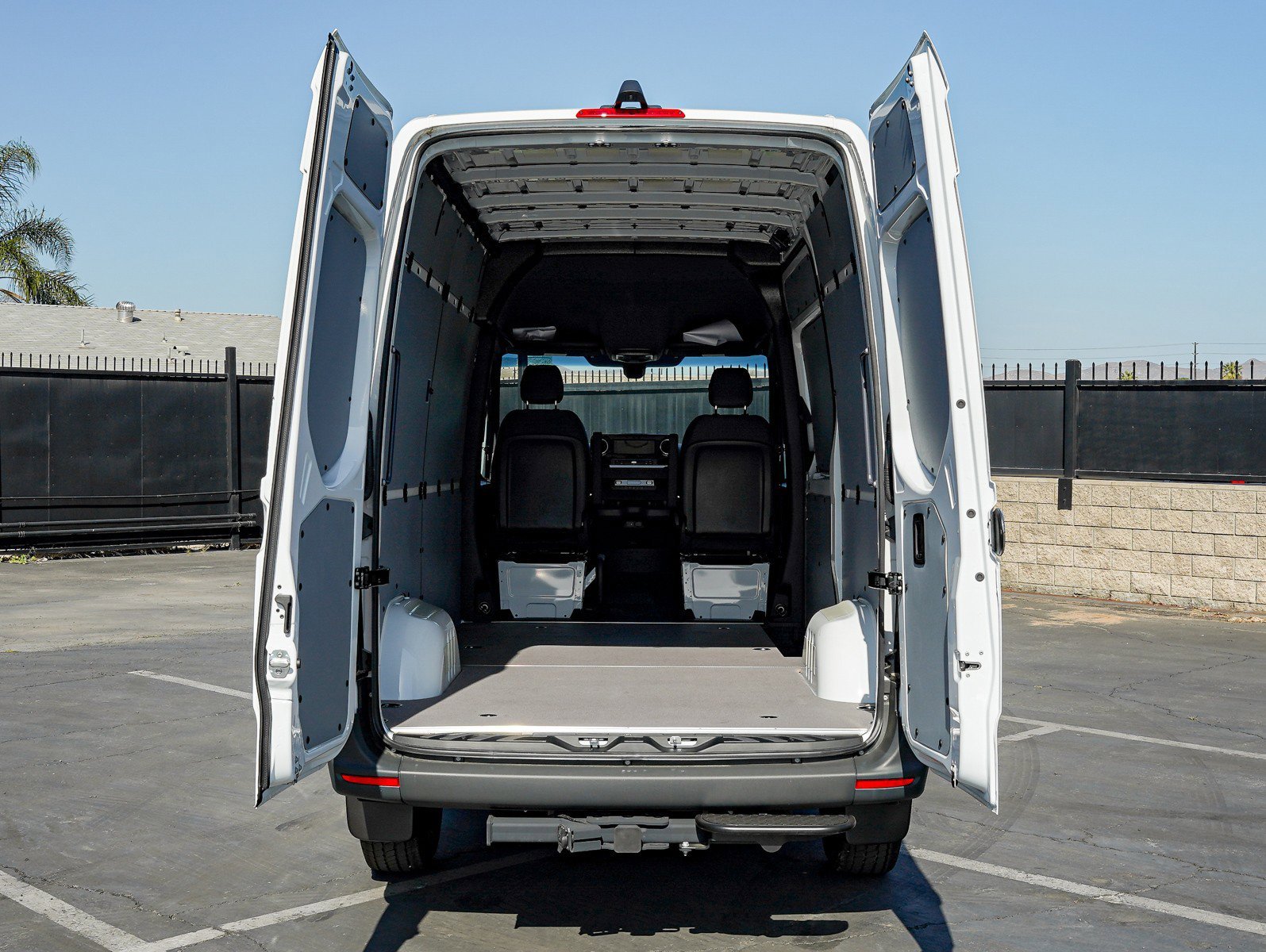 New 2025 Arctic White Mercedes-Benz 2500 High Roof I4 Diesel HO 144 RWD image 7