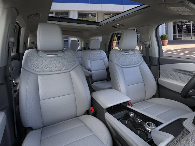 New 2026 Star White Metallic Tri-Coat Ford Platinum® image 10