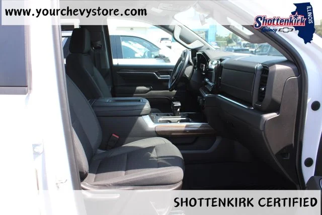 Used 2022 White Chevrolet LT image 18
