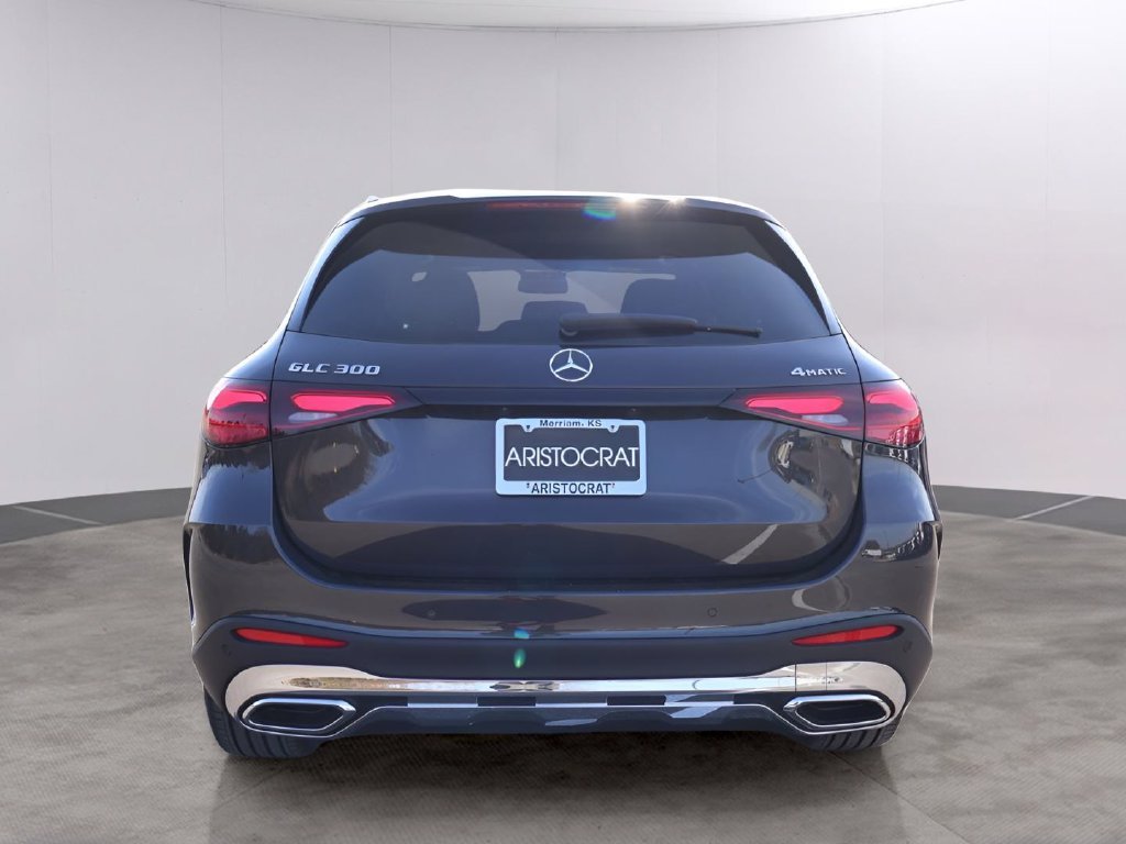 Used 2026 Graphite Grey Metallic Mercedes-Benz GLC 300 image 6