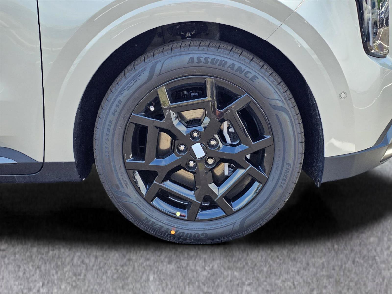 New 2026 Ivory Silver Kia SX image 7