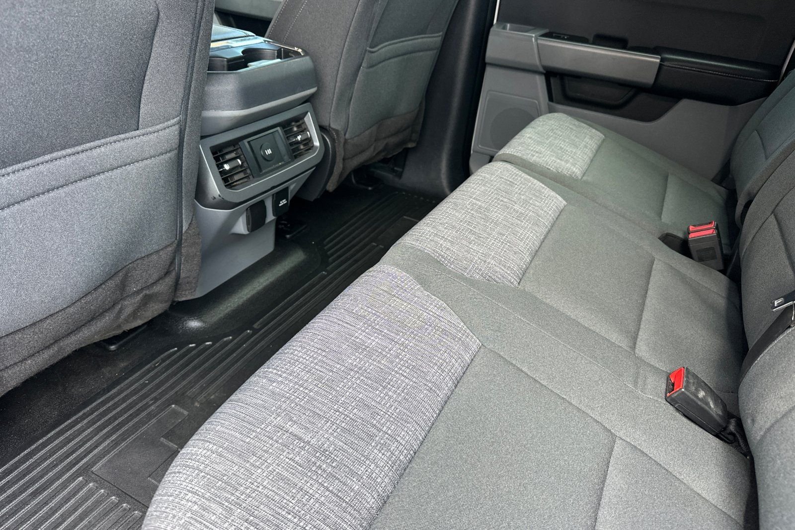 2023 Ford F-350 Super Duty XLT - Photo 16