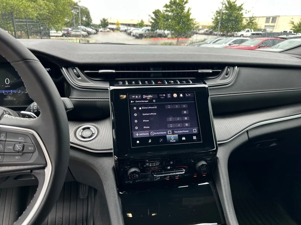 Used 2023 White Jeep Altitude image 21