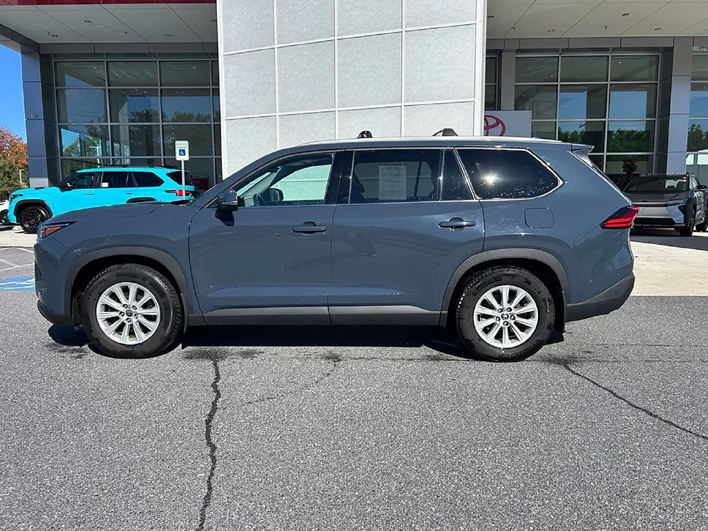 Used 2024 White Toyota XLE image 6