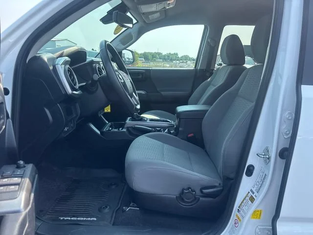 Used 2019 White Toyota SR5 V6 image 11