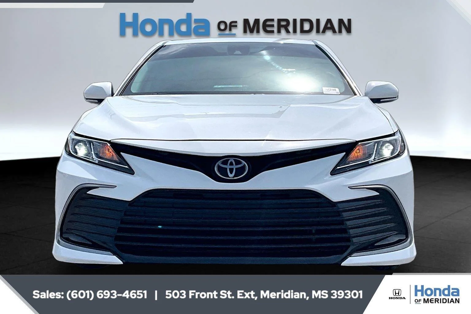 Used 2024 Ice Cap Toyota LE image 3