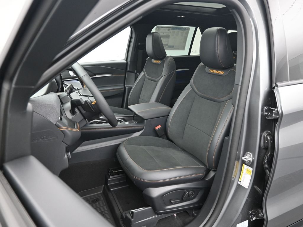 New 2026 Carbonized Gray Metallic Ford Tremor image 11