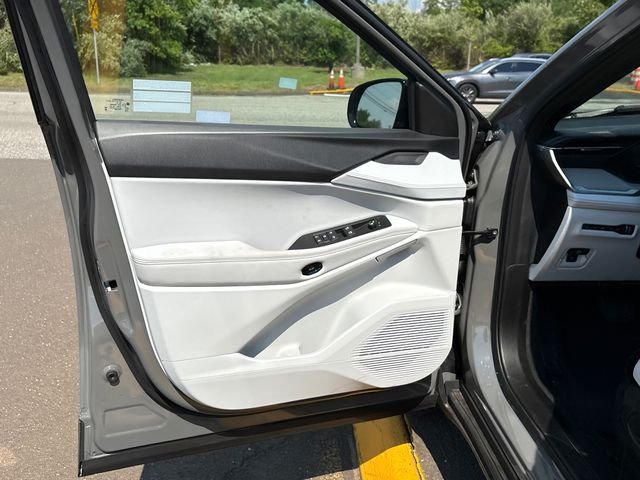 New 2026 Sting-Gray Clear-Coat Exterior Paint Jeep Limited image 6
