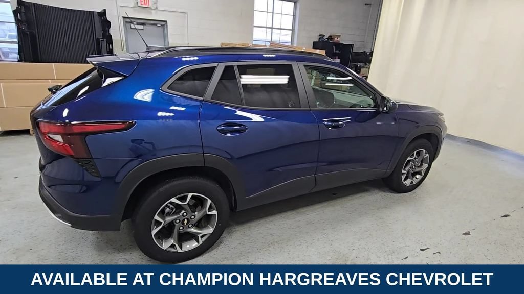 2024 Chevrolet Trax LT - Photo 11