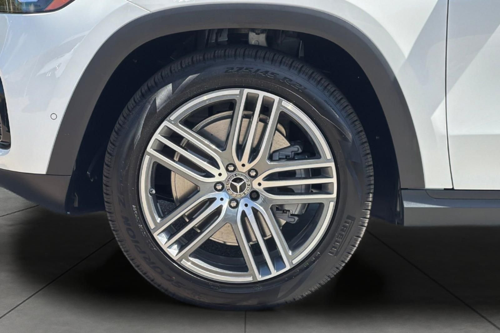 New 2026 Polar White Mercedes-Benz GLS 450 image 4