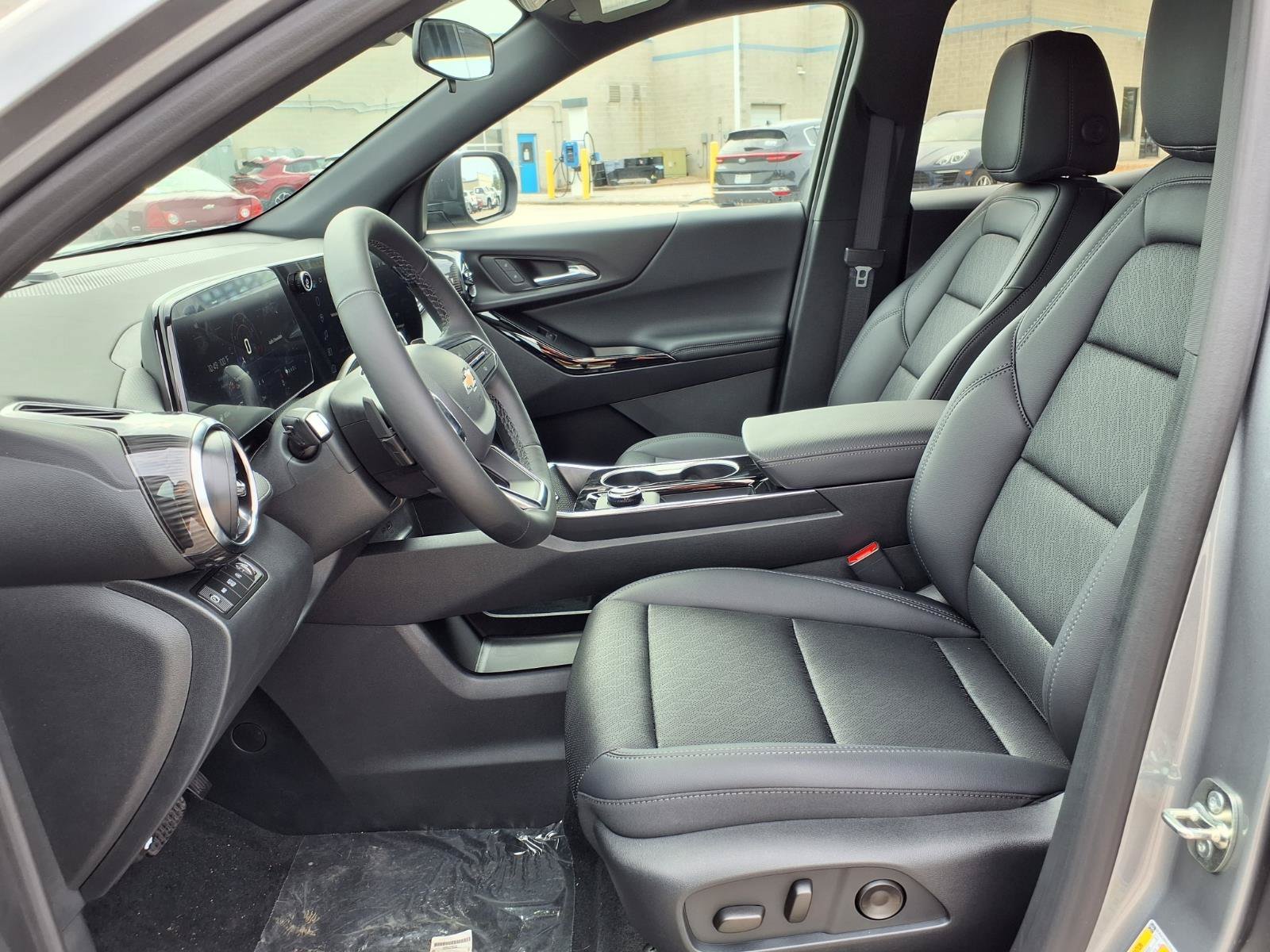 2027 Chevrolet Equinox LT - Photo 14