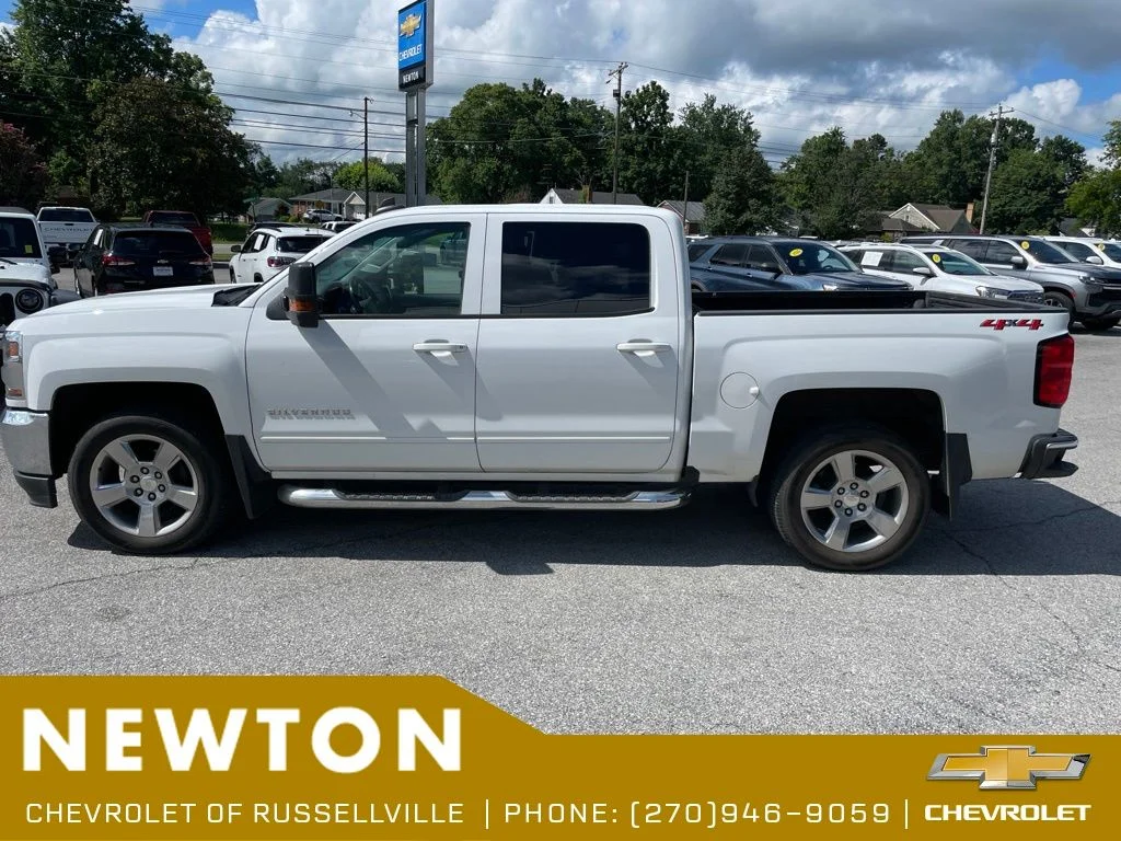 Used 2018 Summit White Chevrolet LT image 12