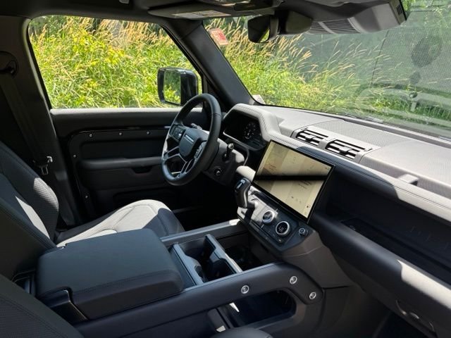 New 2026 Santorini Black Land Rover S image 19