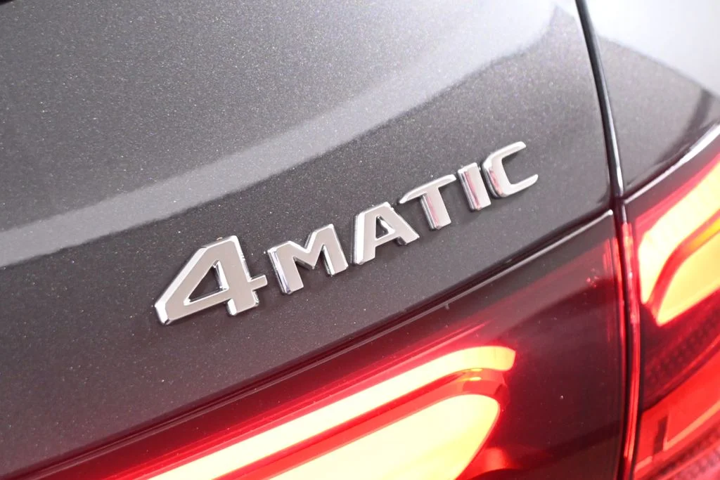 Used 2027 Gray Mercedes-Benz GLC 300 image 35