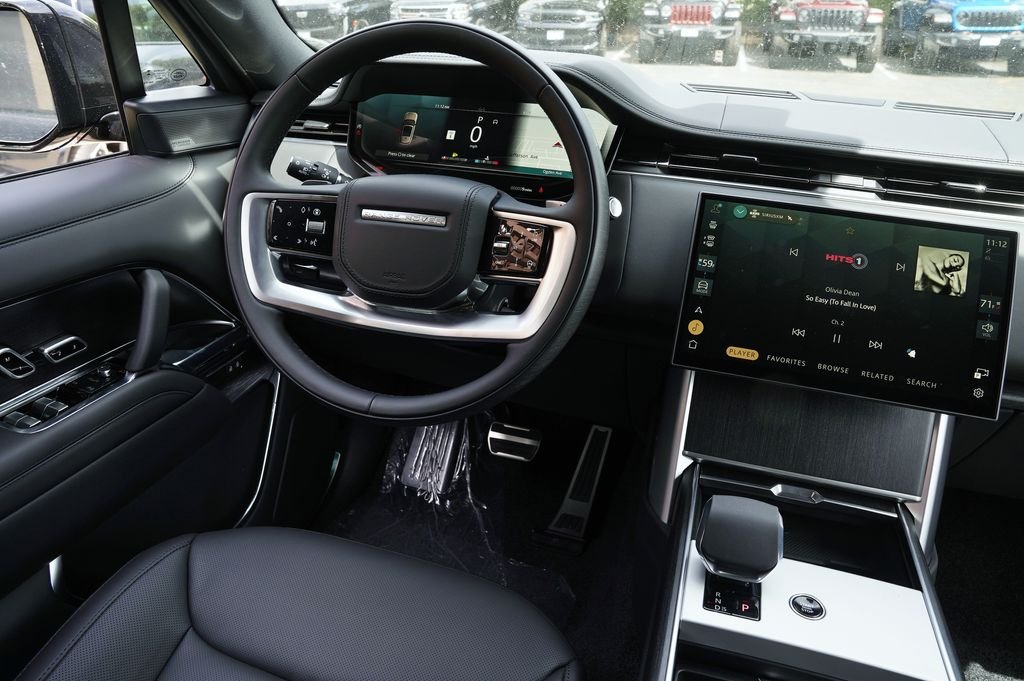 New 2026 Santorini Black Land Rover SE image 17