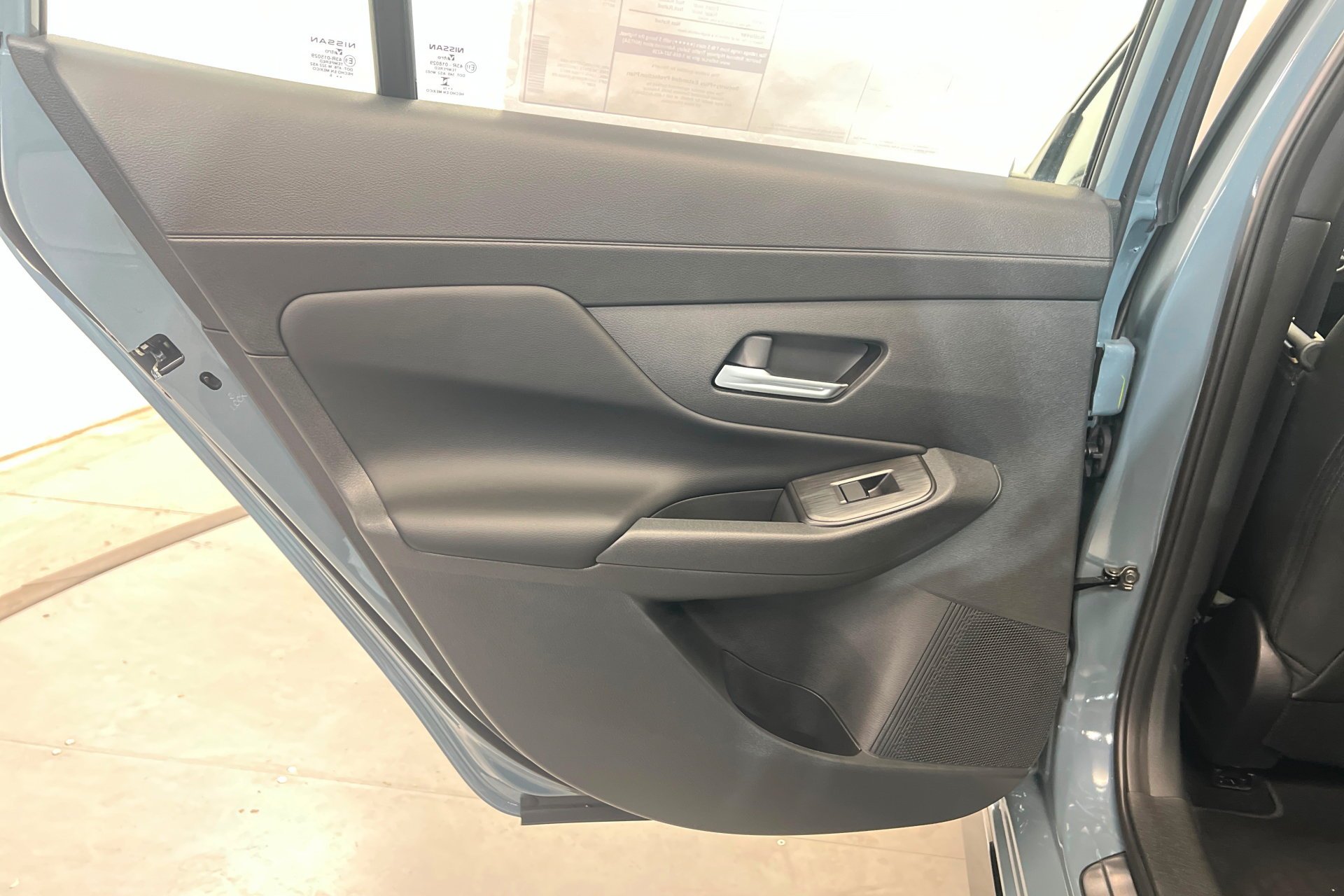 New 2026 Atlantic Gray Metallic / Super Black Two-tone Nissan SR image 19