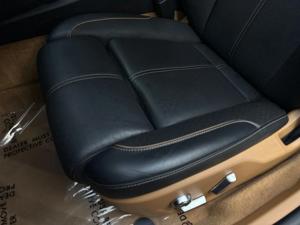 Used 2022 Red Lucid Grand Touring image 30