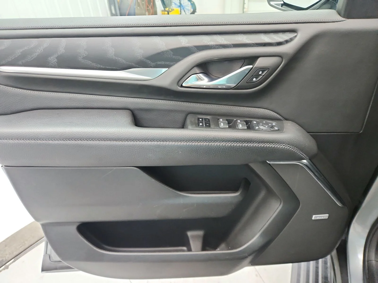 Used 2023 Sterling Metallic GMC Denali image 31