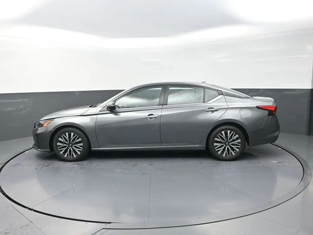 Used 2024 Gray Nissan 2.5 SV image 6