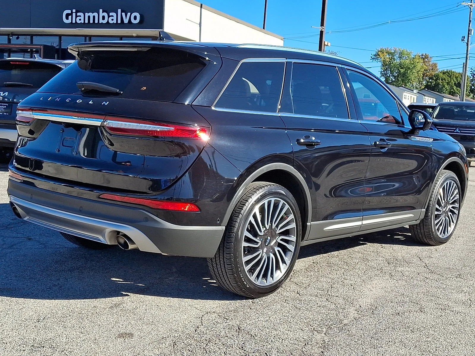 Used 2021 Black Lincoln Reserve image 6