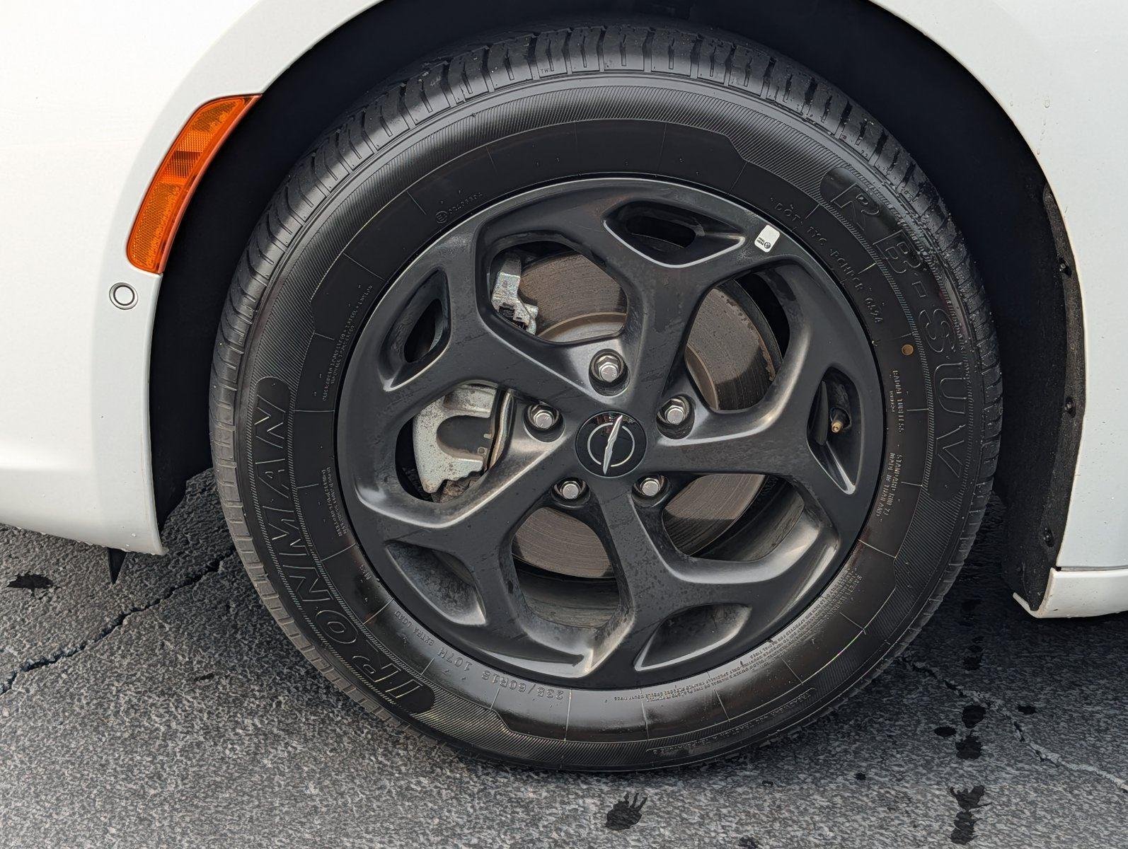 Used 2024 Bright White Clearcoat Chrysler Hybrid S Appearance Pkg image 9