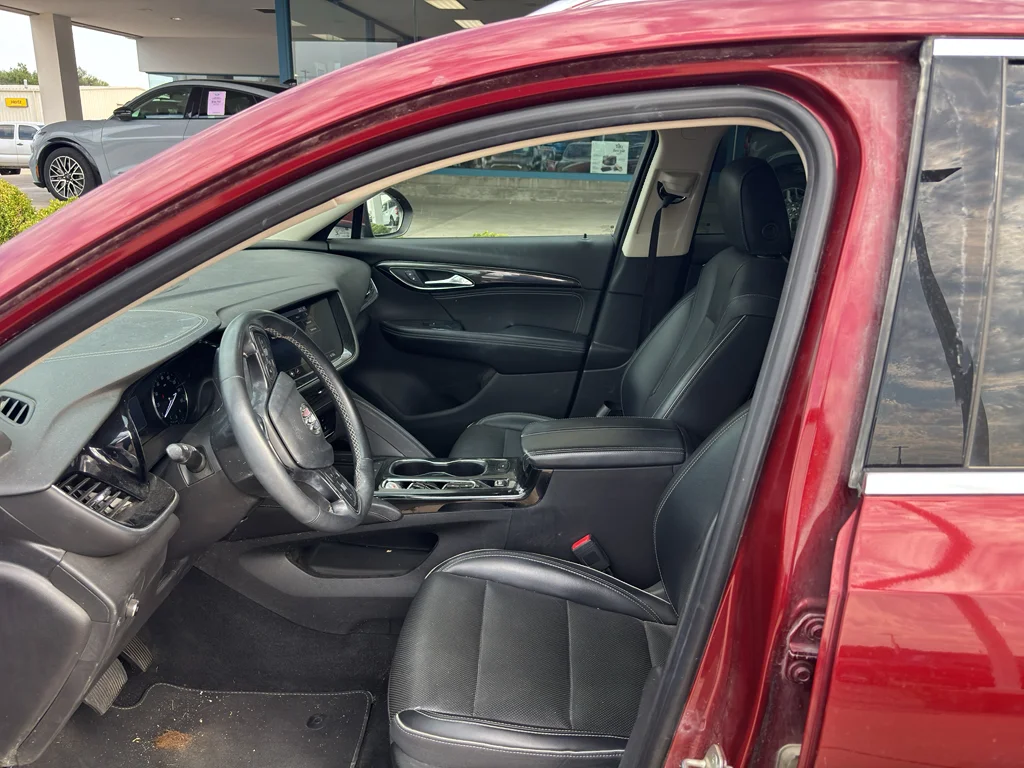 Used 2022  Buick Essence image 3