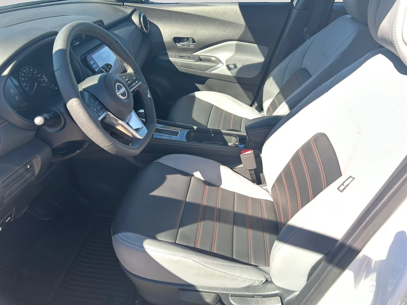 Used 2024 White Nissan SR Premium image 13