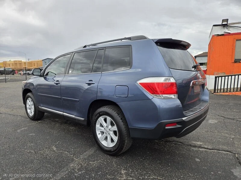 Used 2013 SHORELINE BLUE Toyota Plus image 3