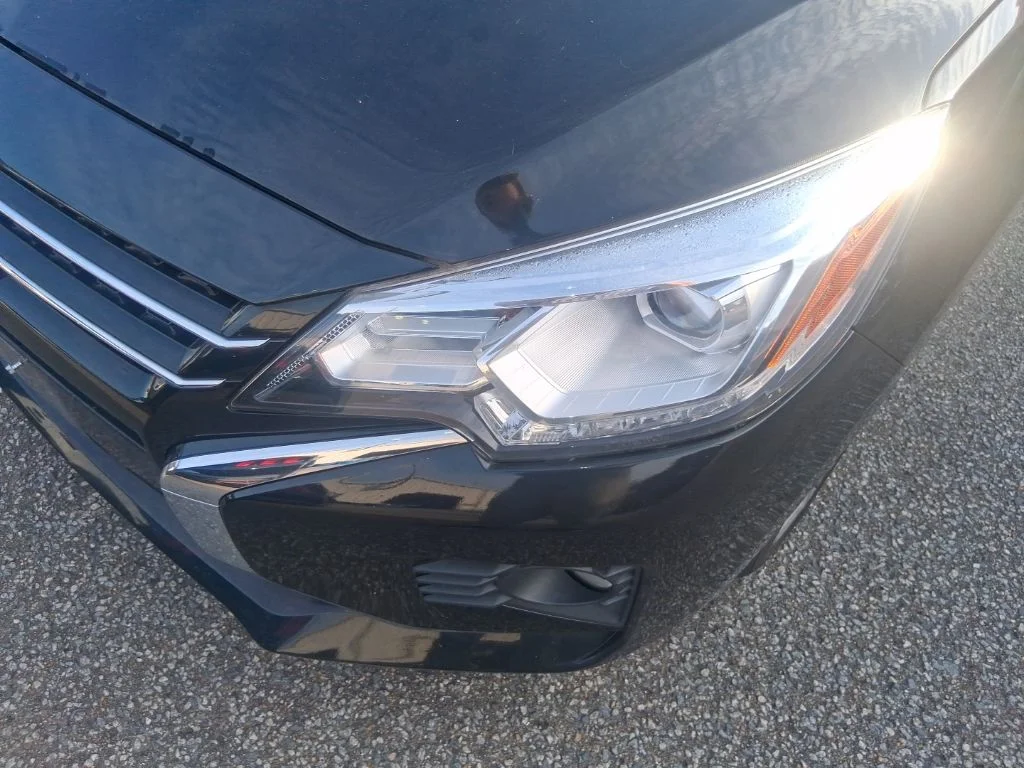 Used 2022 Black Mitsubishi SE image 15