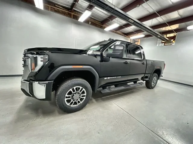 2025 GMC Sierra 2500HD SLE - Photo 5
