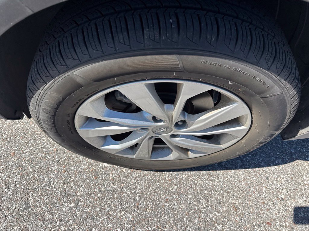 Used 2019 Blue Hyundai SE image 8