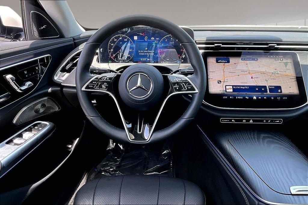 2025 Mercedes-Benz E-Class E350 - Photo 8