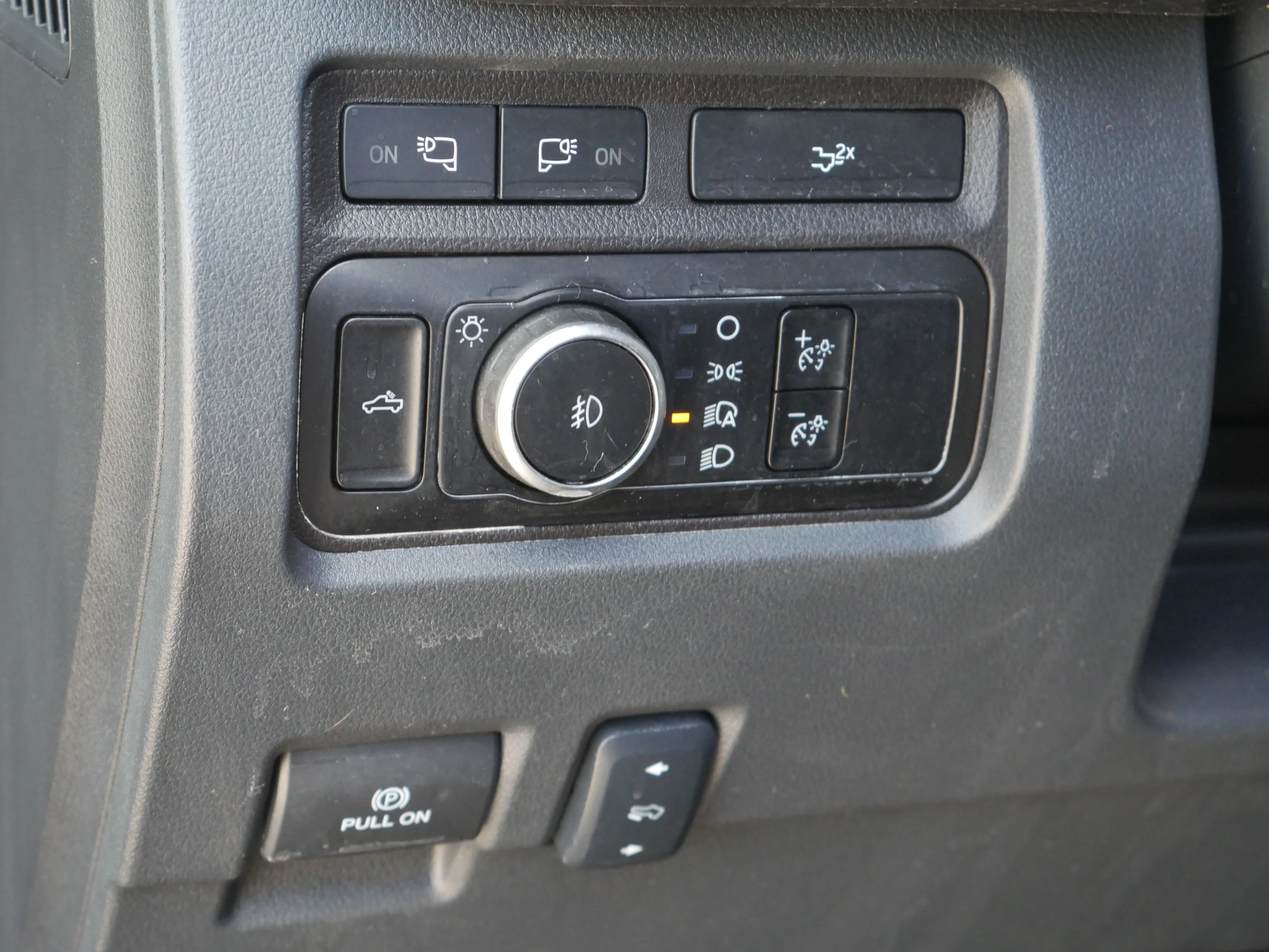 Certified Used 2024 Agate Black Metallic Ford LARIAT image 5