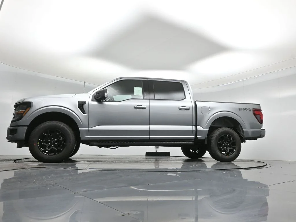New 2026 Iconic Silver Metallic Ford XLT image 7