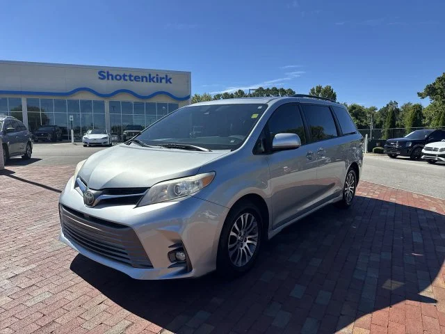 2019 Toyota Sienna XLE Premium