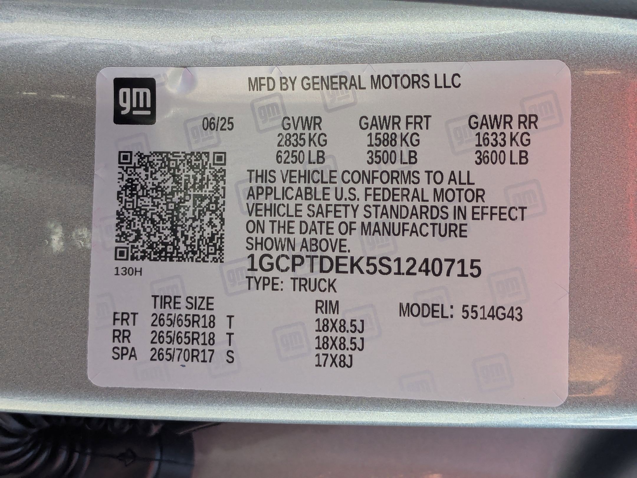 Certified Used 2025 Sterling Gray Metallic Chevrolet Z71 image 30