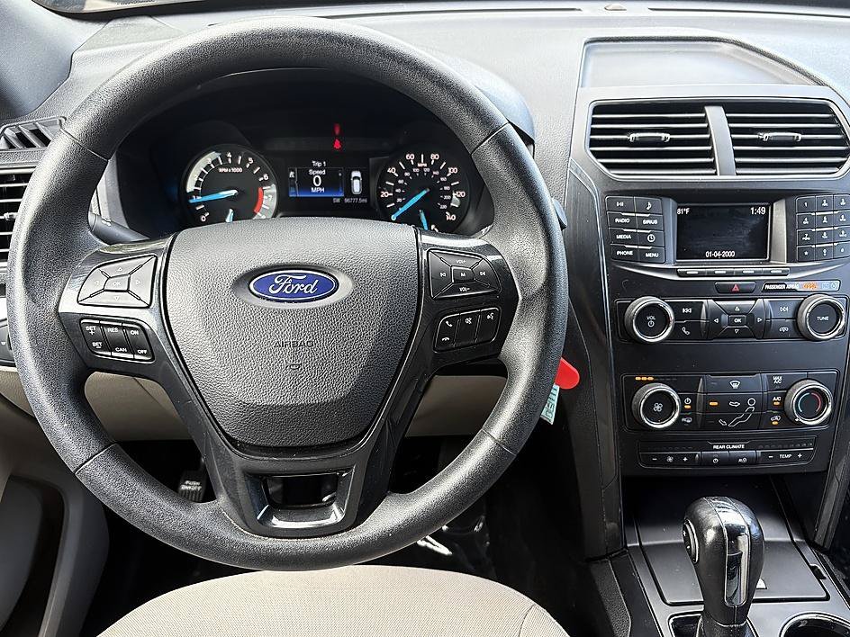 Used 2018 Shadow Black Ford Base image 15