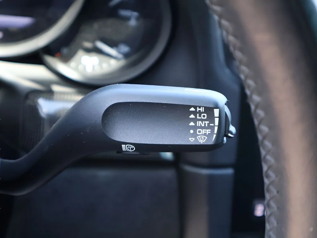 Used 2017  Porsche  image 32