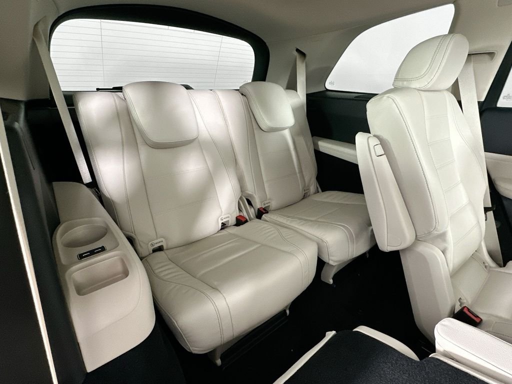 New 2026 Polar White Mercedes-Benz GLS 450 image 35