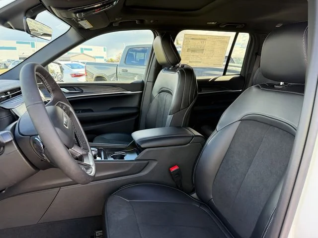 New 2026 White Jeep Altitude image 12