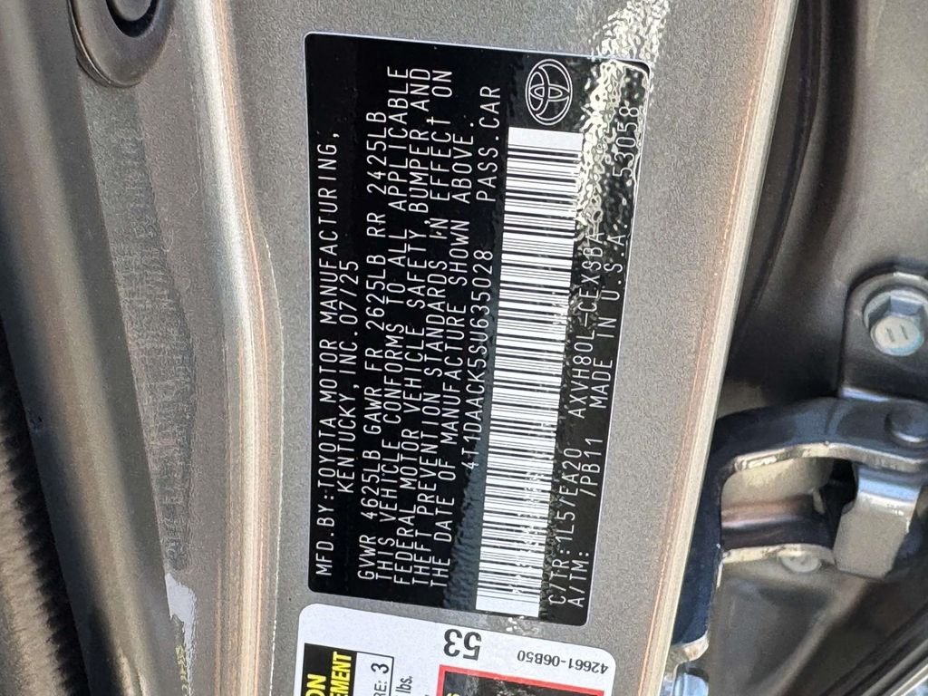 Used 2025  Toyota SE image 27