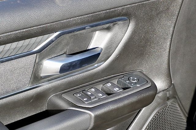 New 2026 Granite Crystal Metallic Clear-Coat Exterior Paint RAM Big Horn Sport Appearance Edition image 30