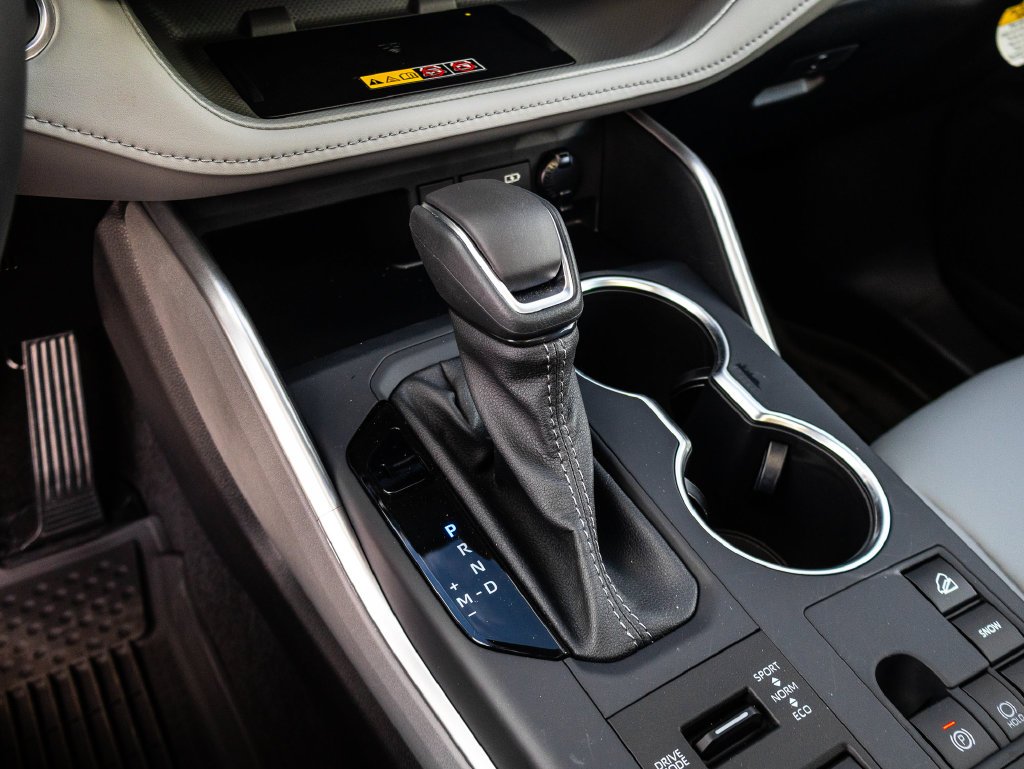 New 2026 Wind Chill Pearl <sup>1</sup> Toyota  XLE image 20