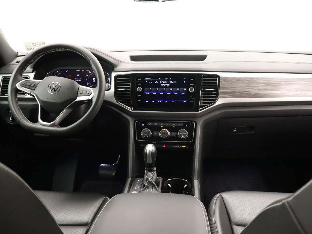 Used 2022 Pure White Volkswagen SE 4Motion image 13