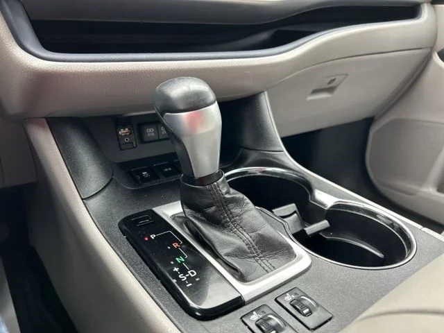 Used 2017 Shoreline Mist Toyota XLE image 47