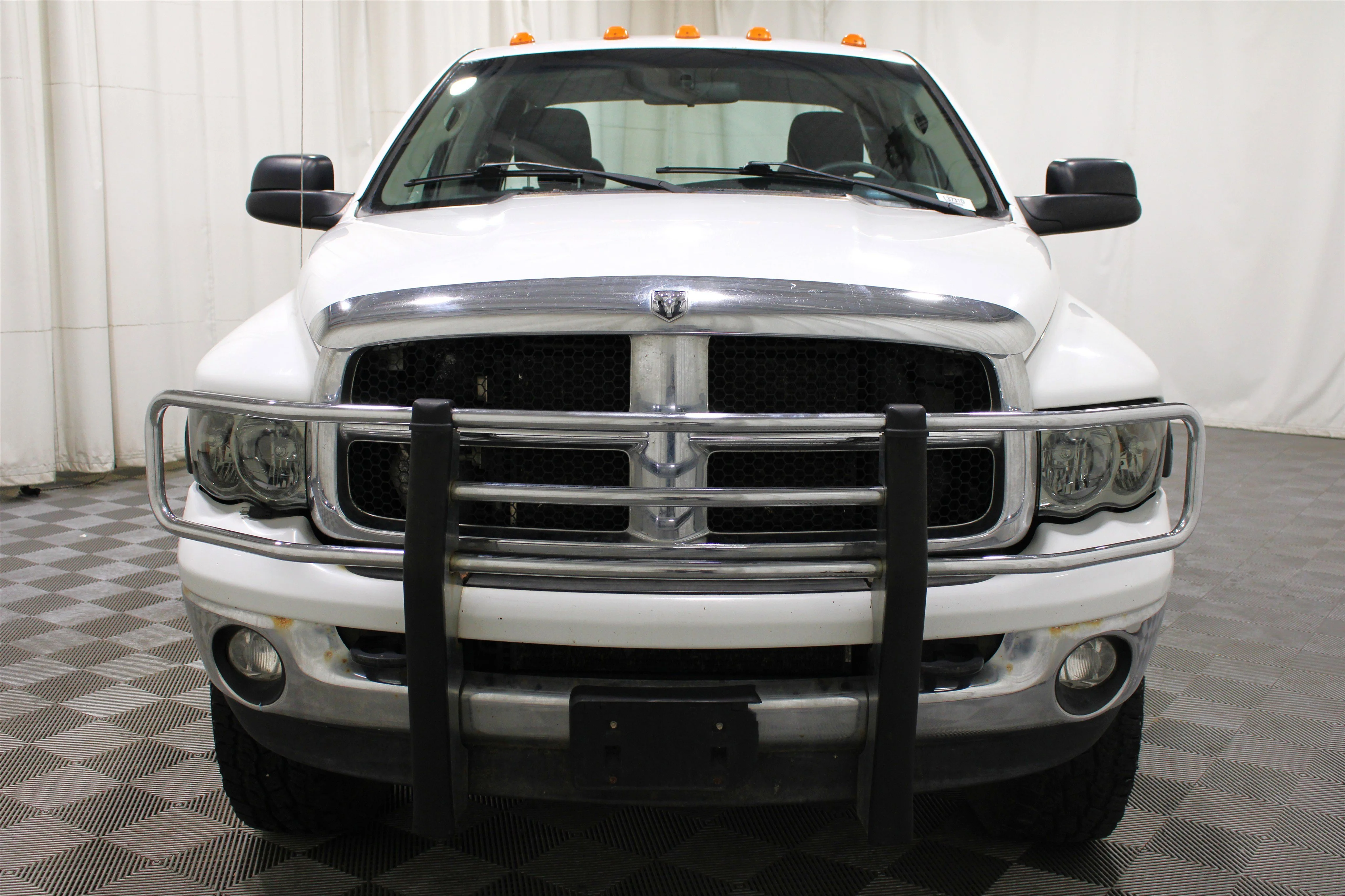 Used 2005 Bright White Dodge SLT image 29