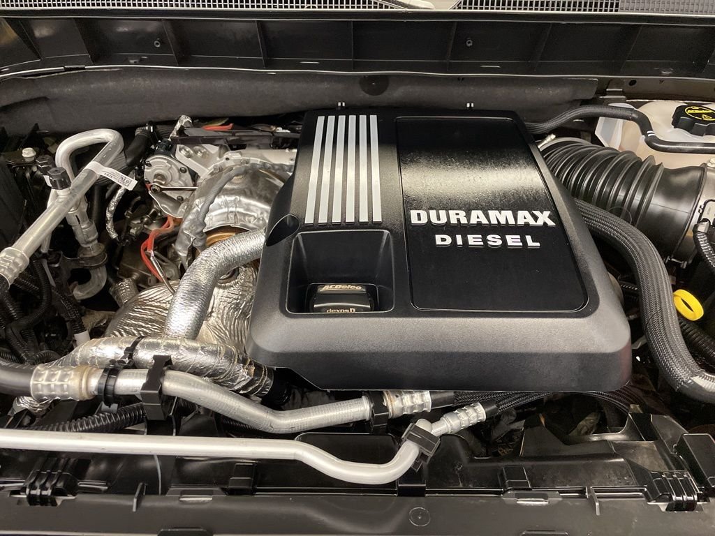 Used 2025 Gray Chevrolet RST image 31