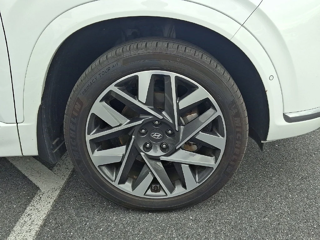Used 2023 White Hyundai Calligraphy image 8